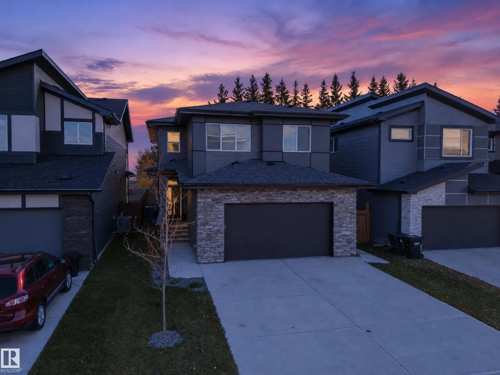 54 KINGSBURY CI