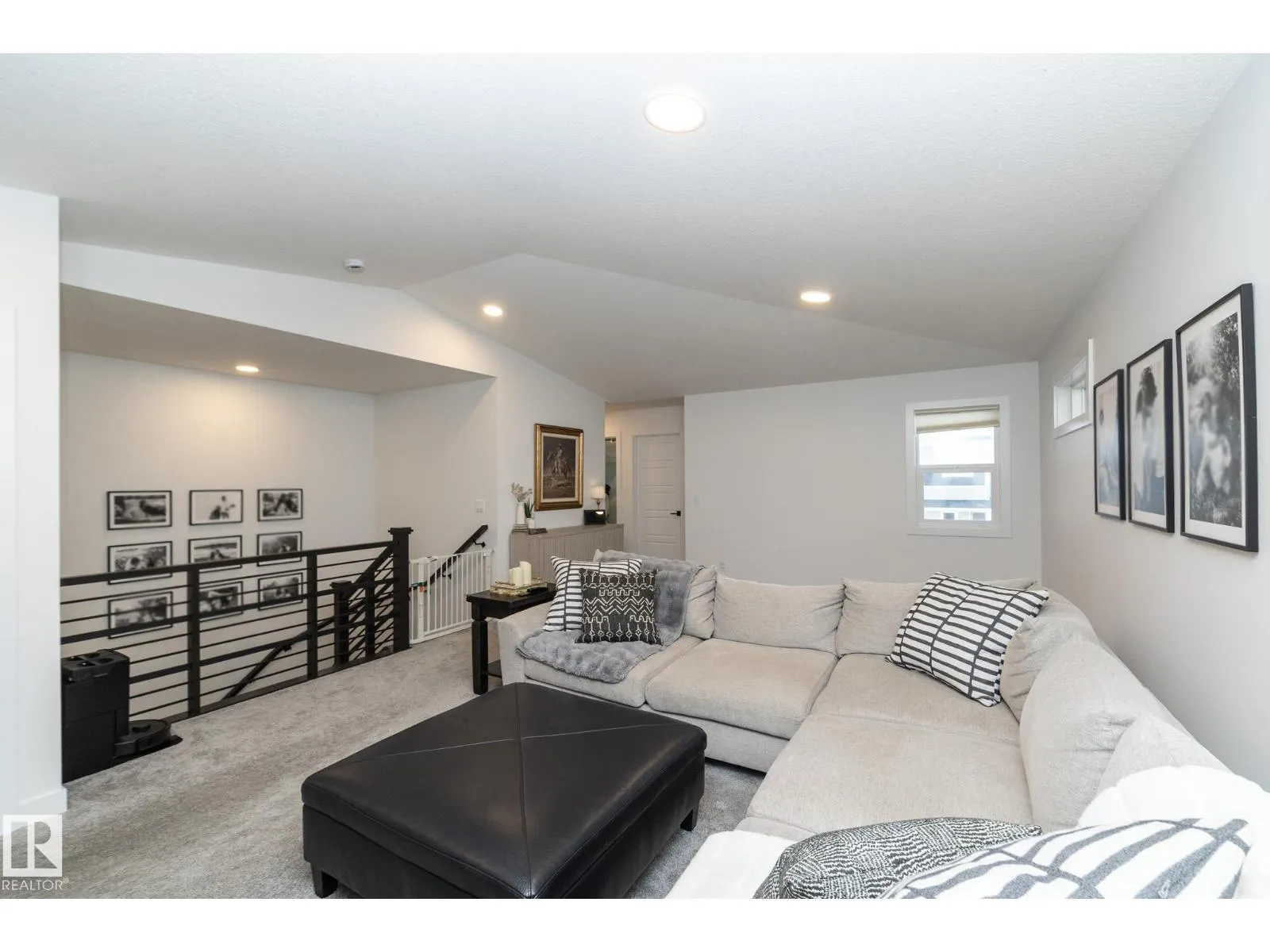 54 KINGSBURY CI