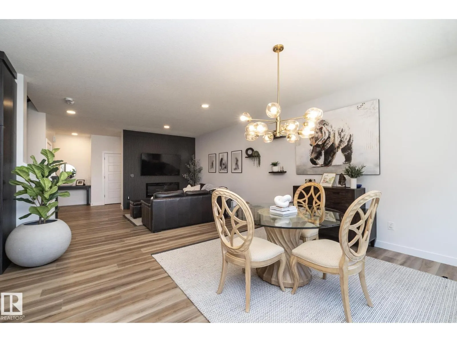 54 KINGSBURY CI