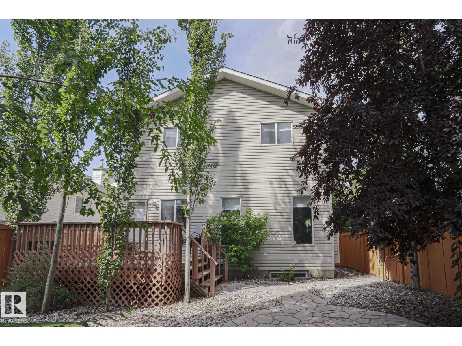 8 Erinwoods PL