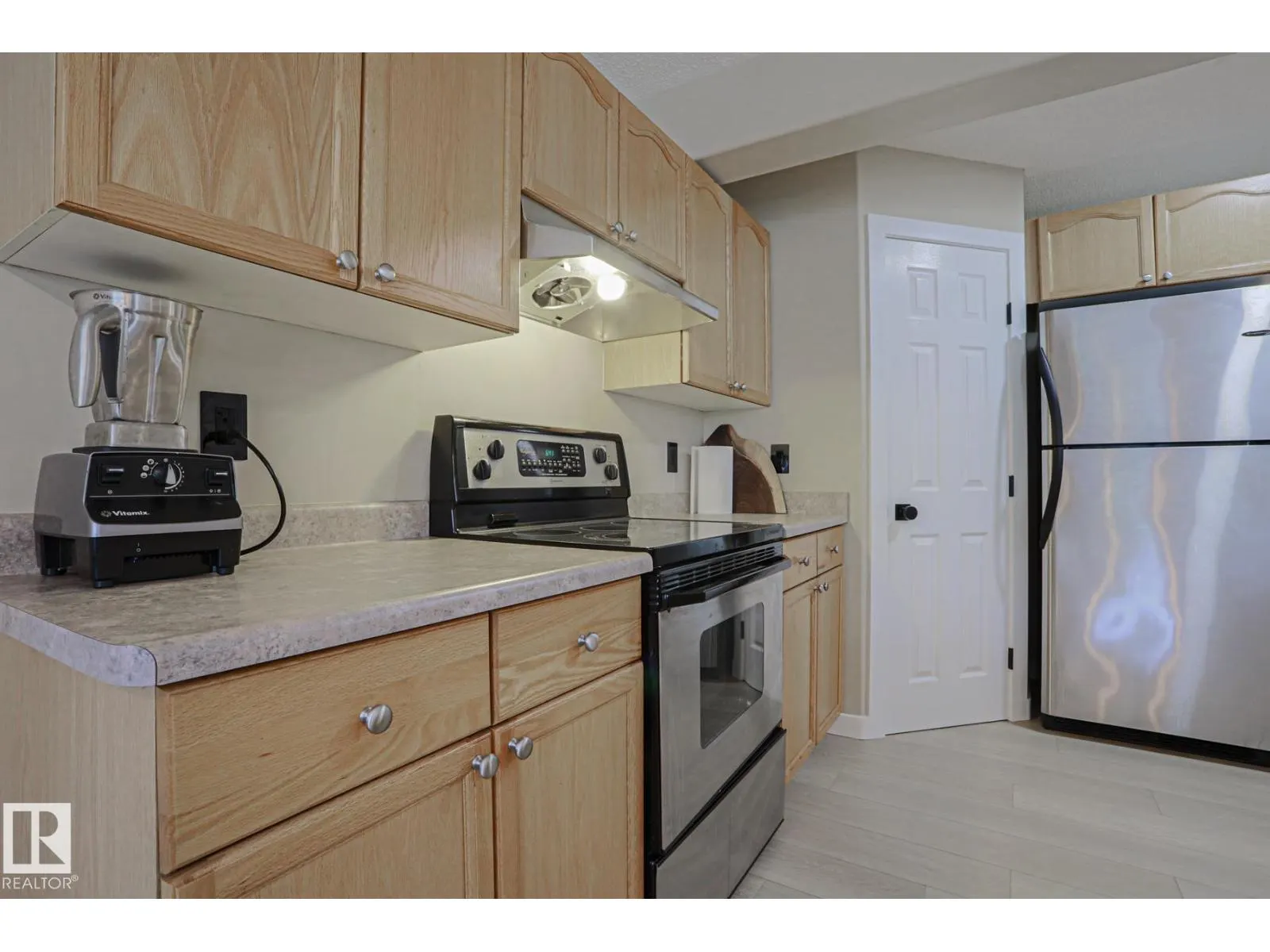 8 Erinwoods PL