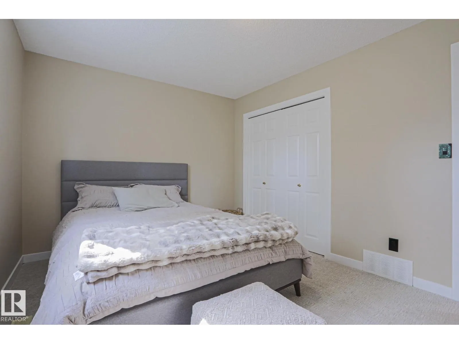8 Erinwoods PL