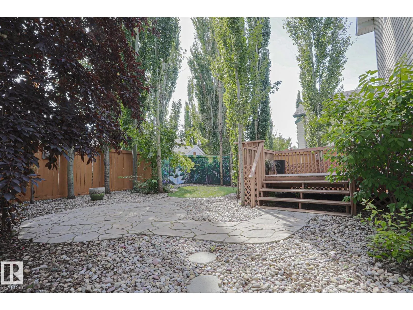 8 Erinwoods PL