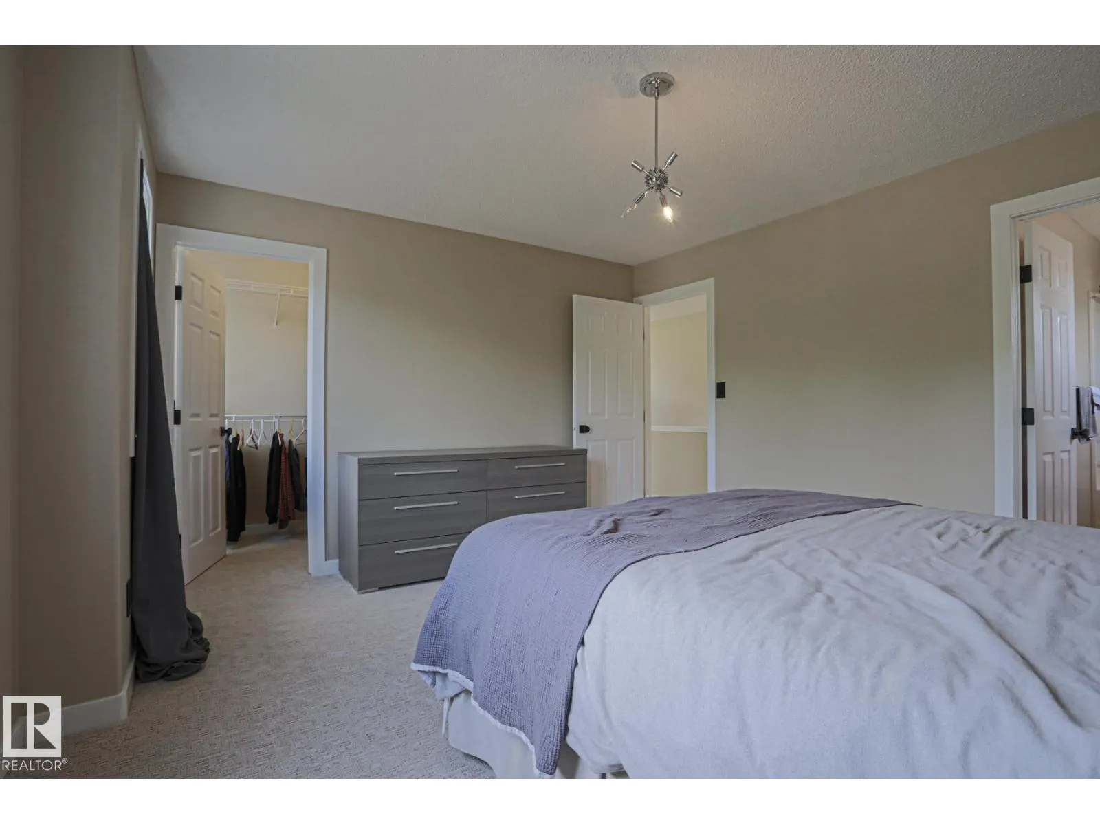 8 Erinwoods PL