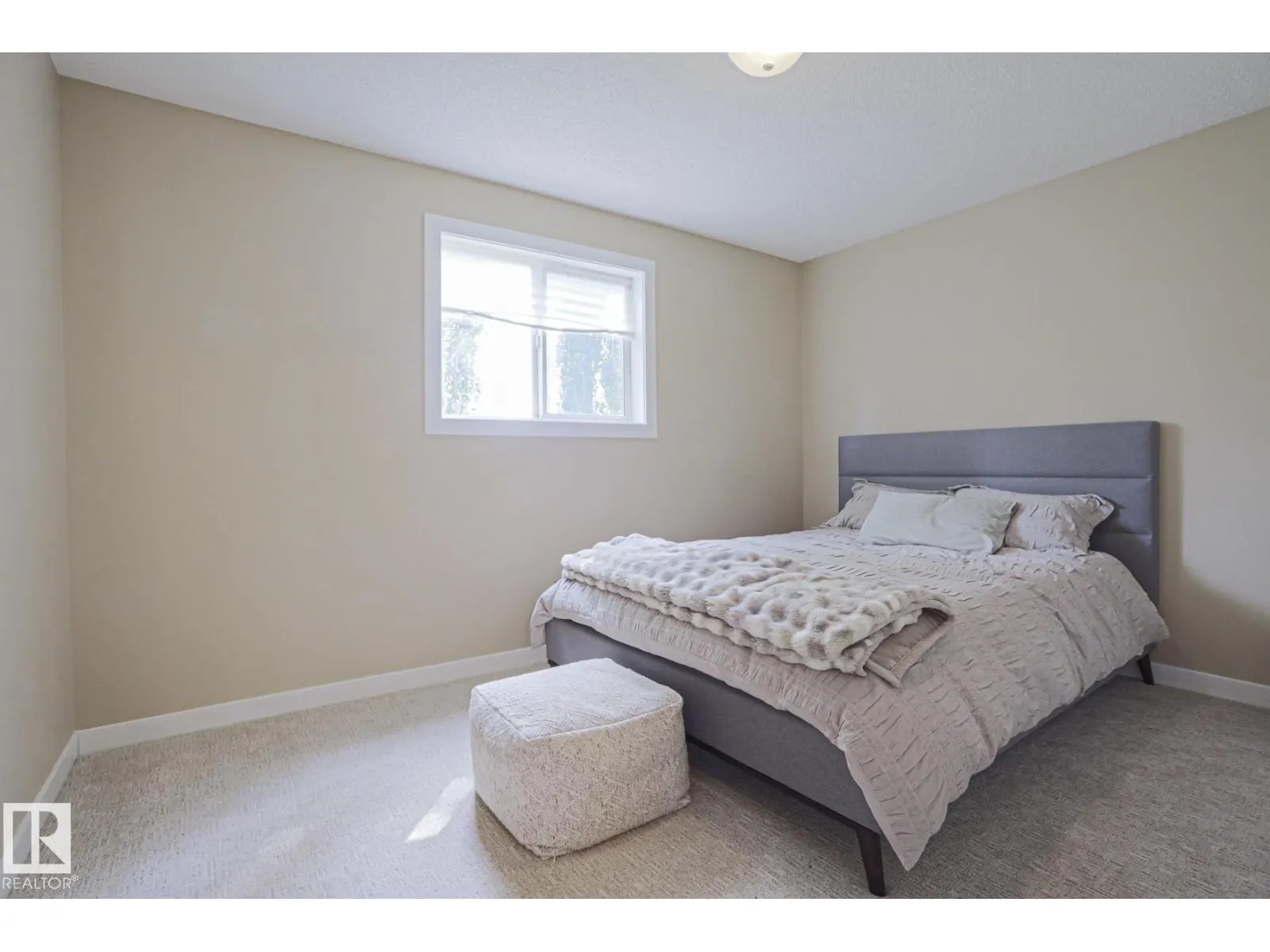8 Erinwoods PL