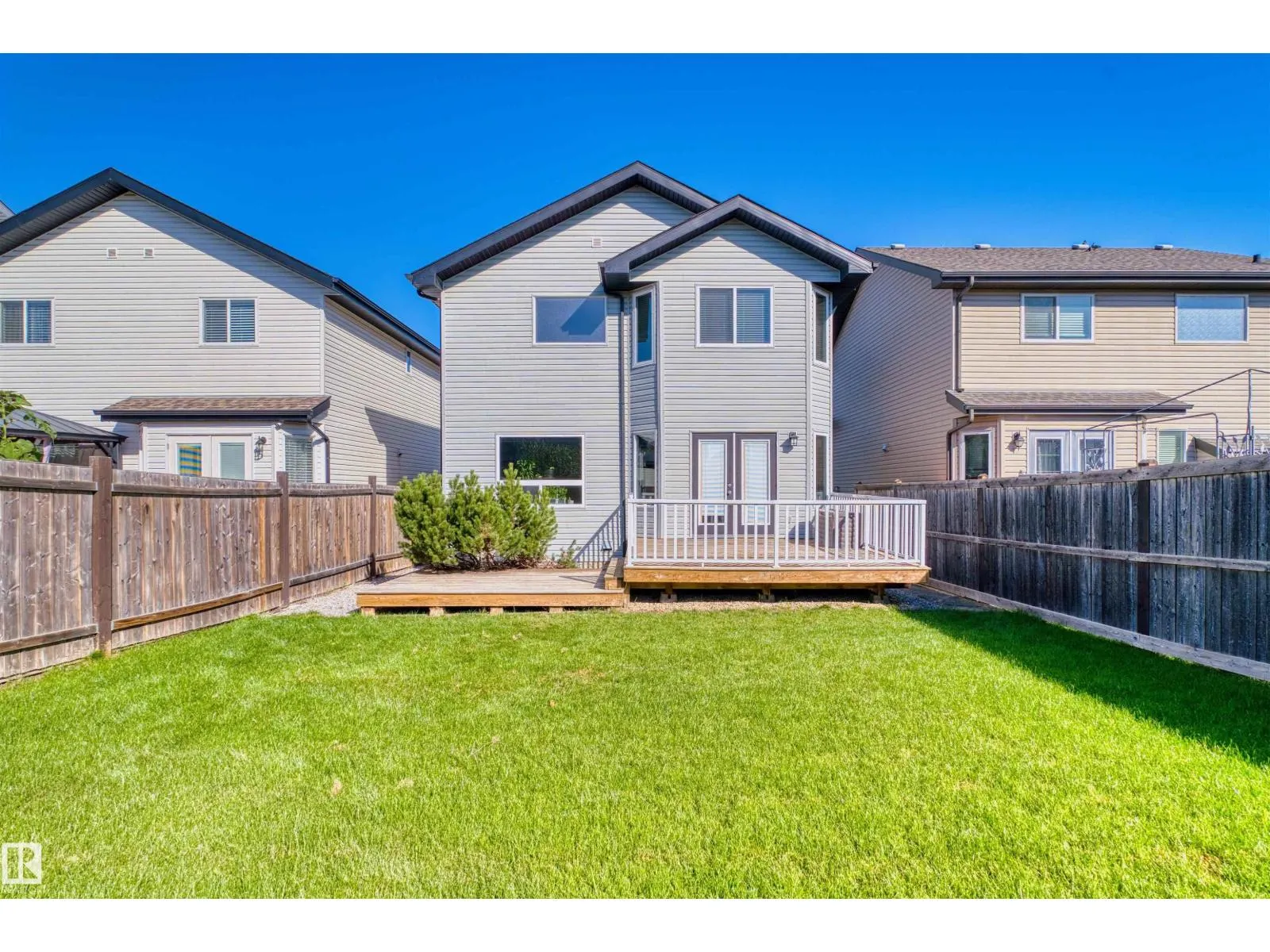 22 NORTON AV