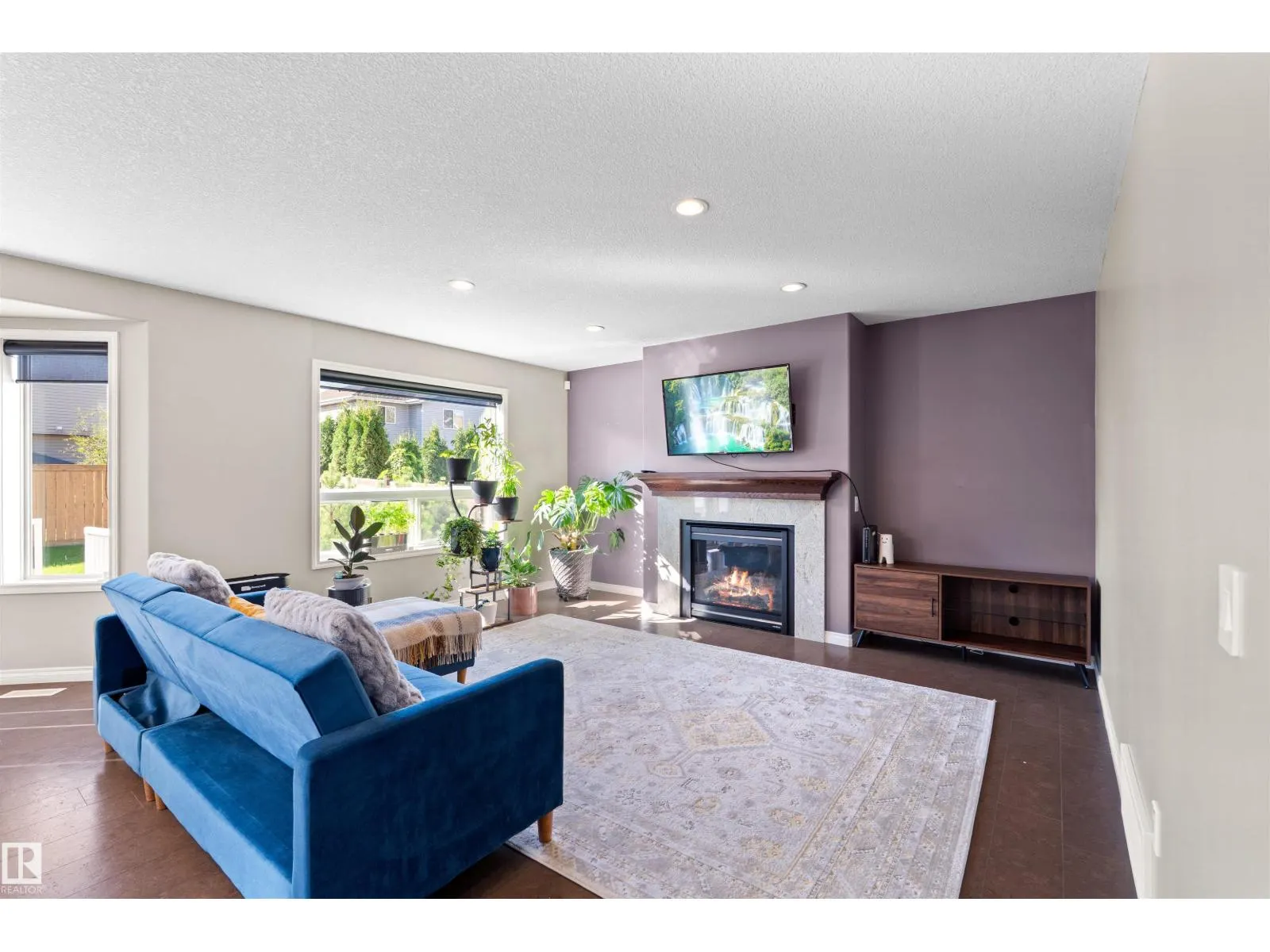 22 NORTON AV