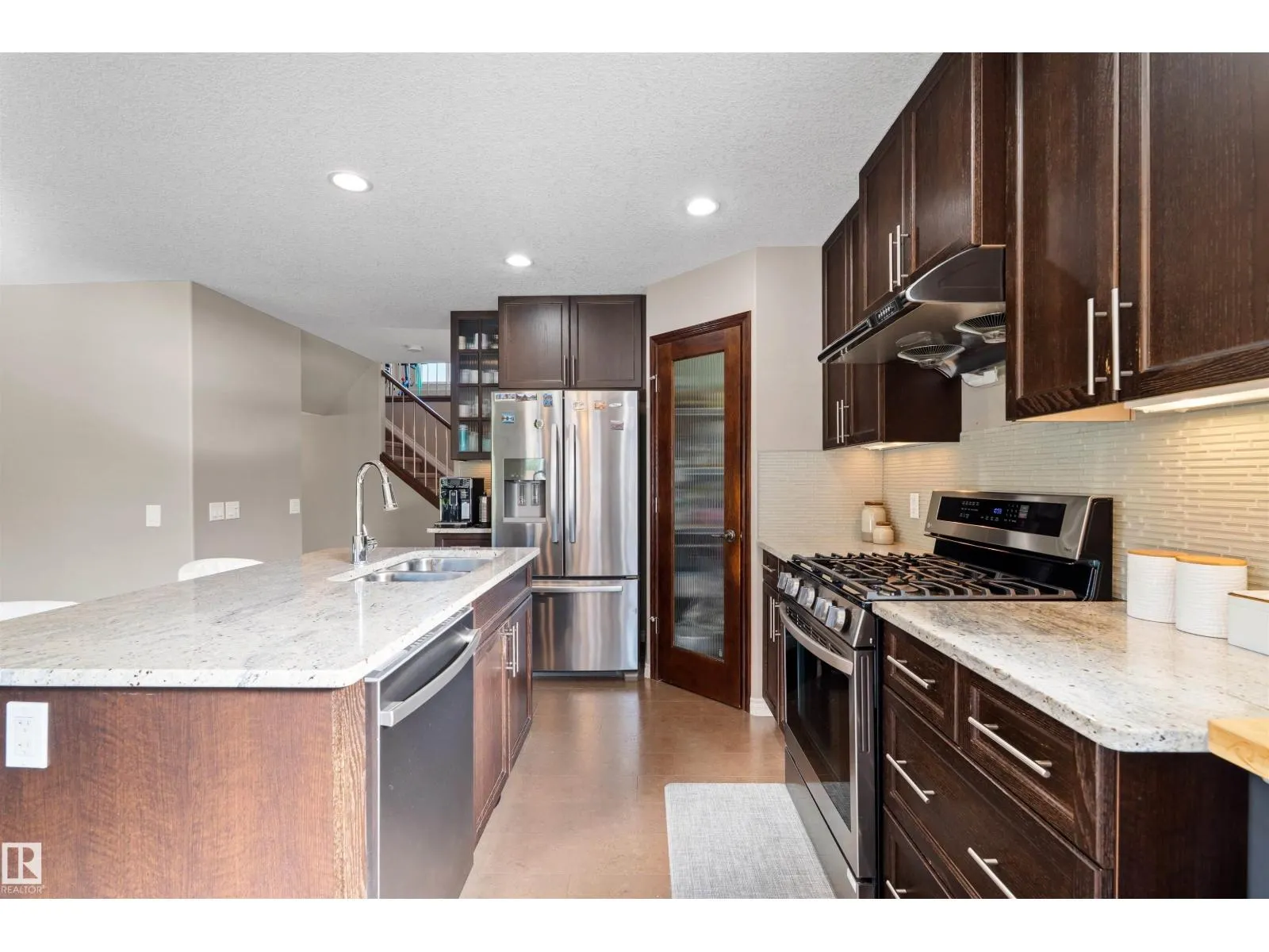 22 NORTON AV