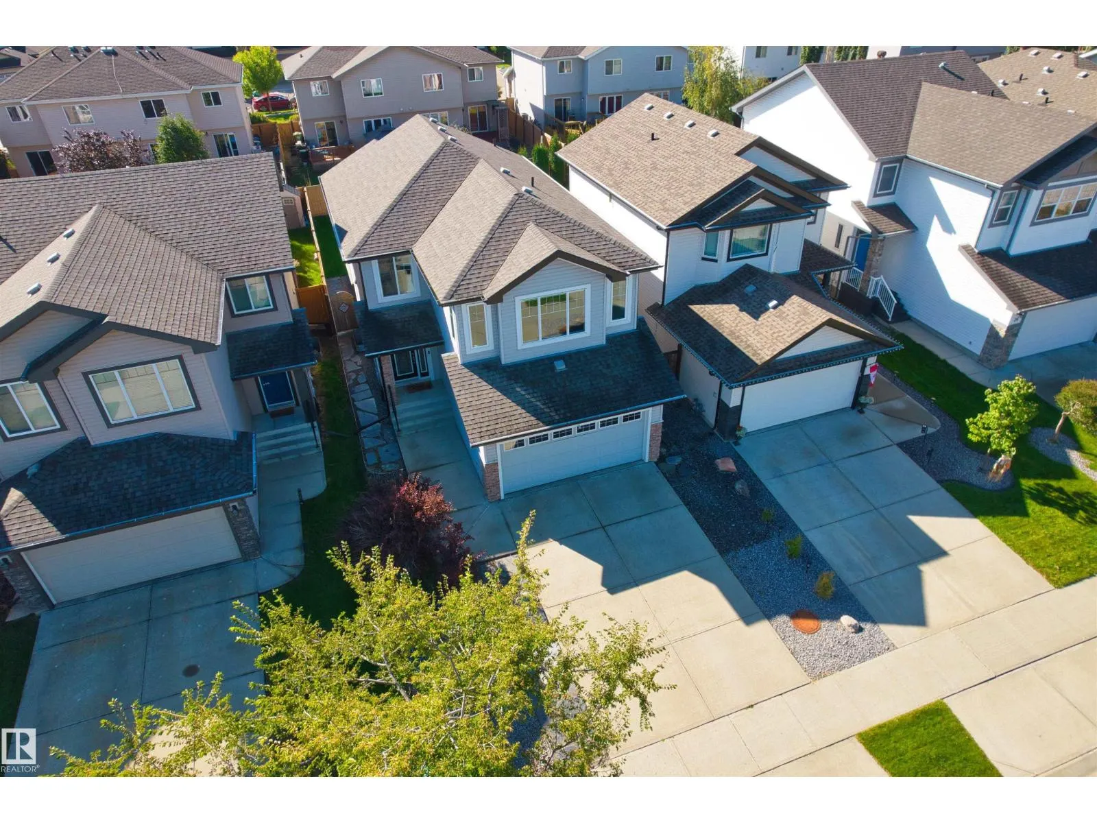 22 NORTON AV