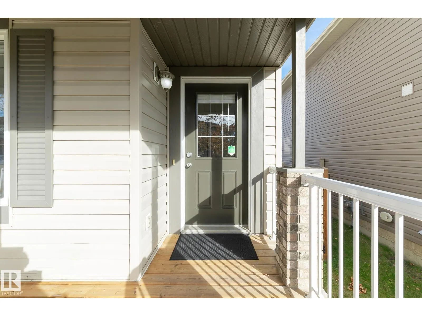 50 VIVIAN WY