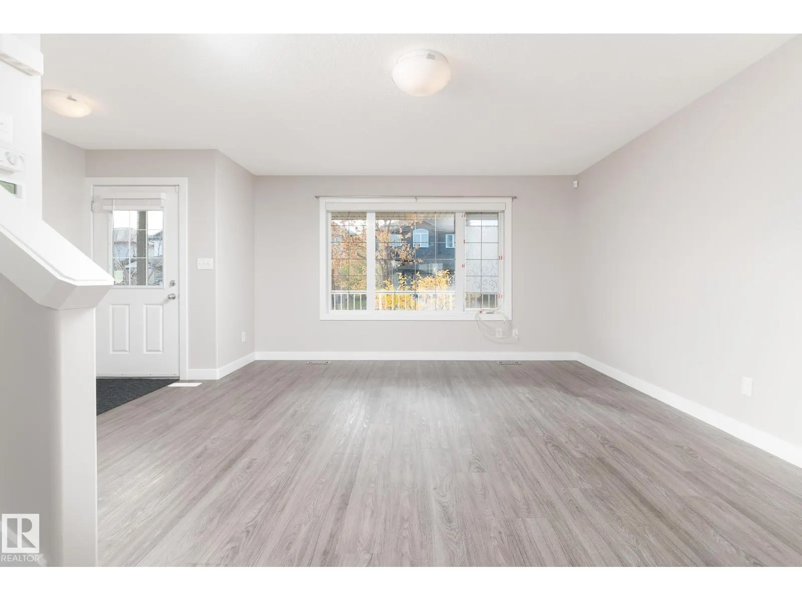 50 VIVIAN WY