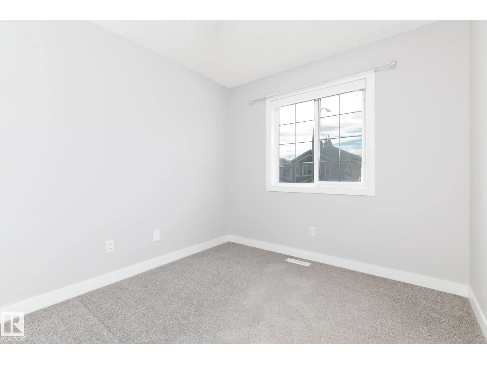 50 VIVIAN WY