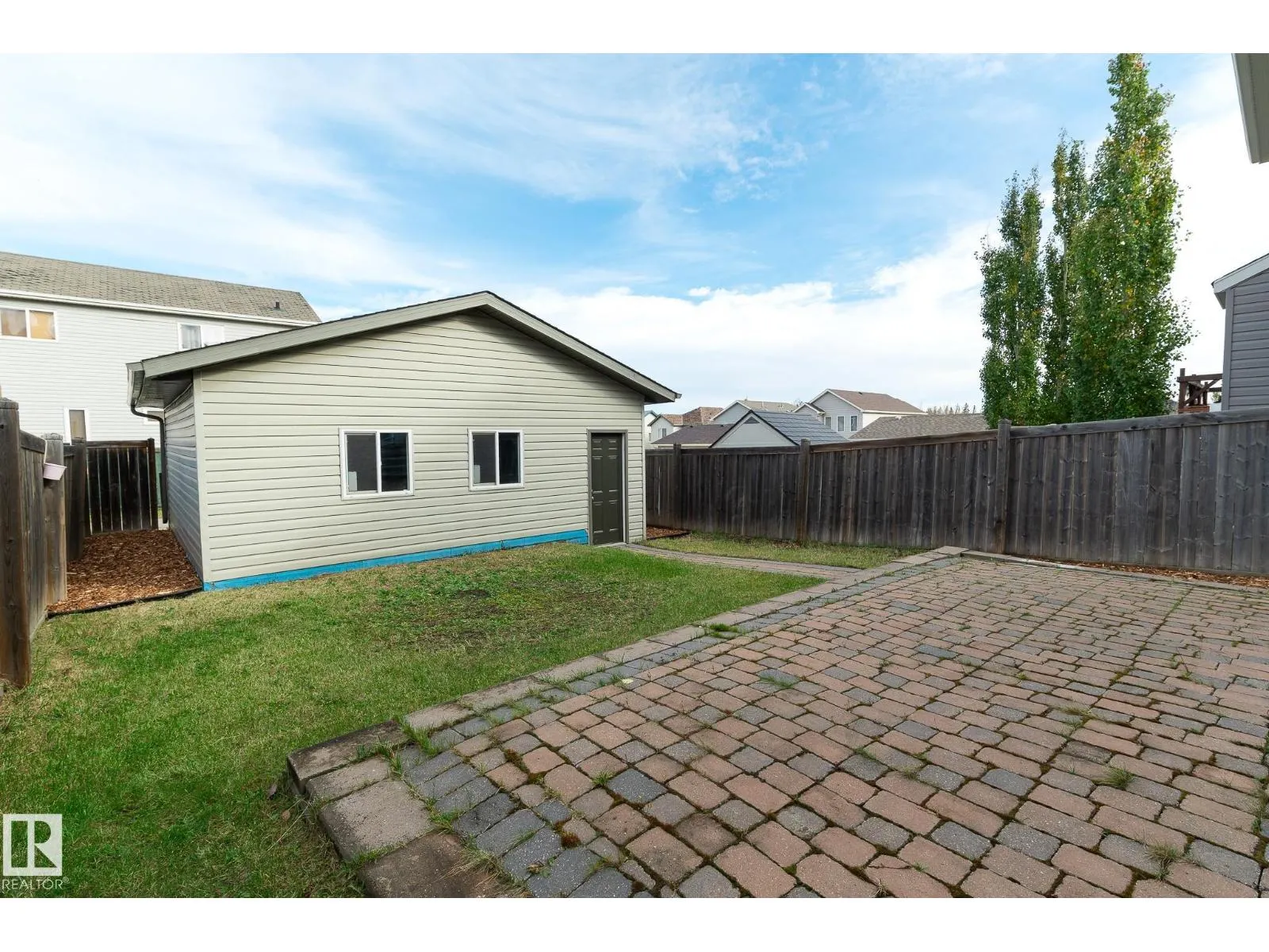 50 VIVIAN WY