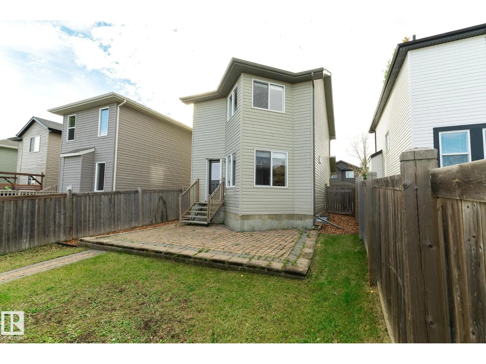 50 VIVIAN WY