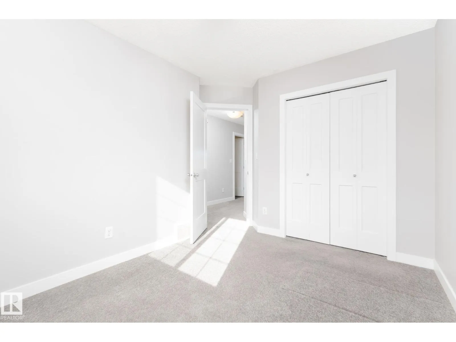 50 VIVIAN WY