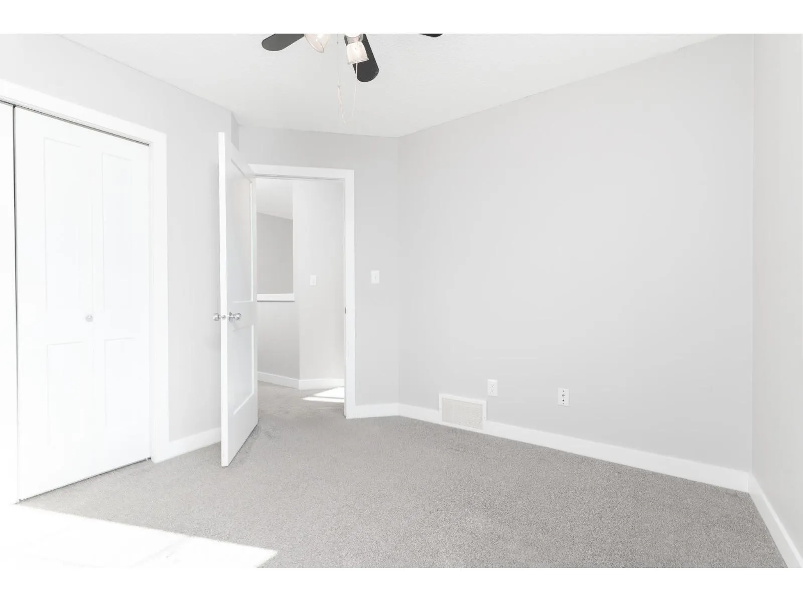 50 VIVIAN WY