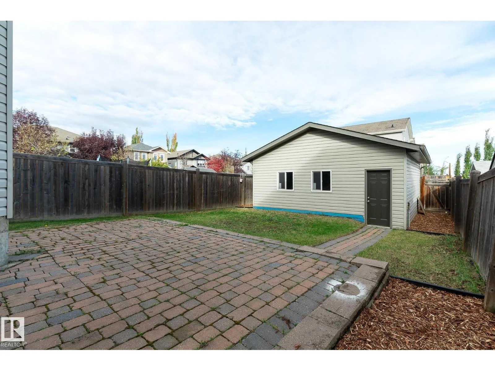 50 VIVIAN WY