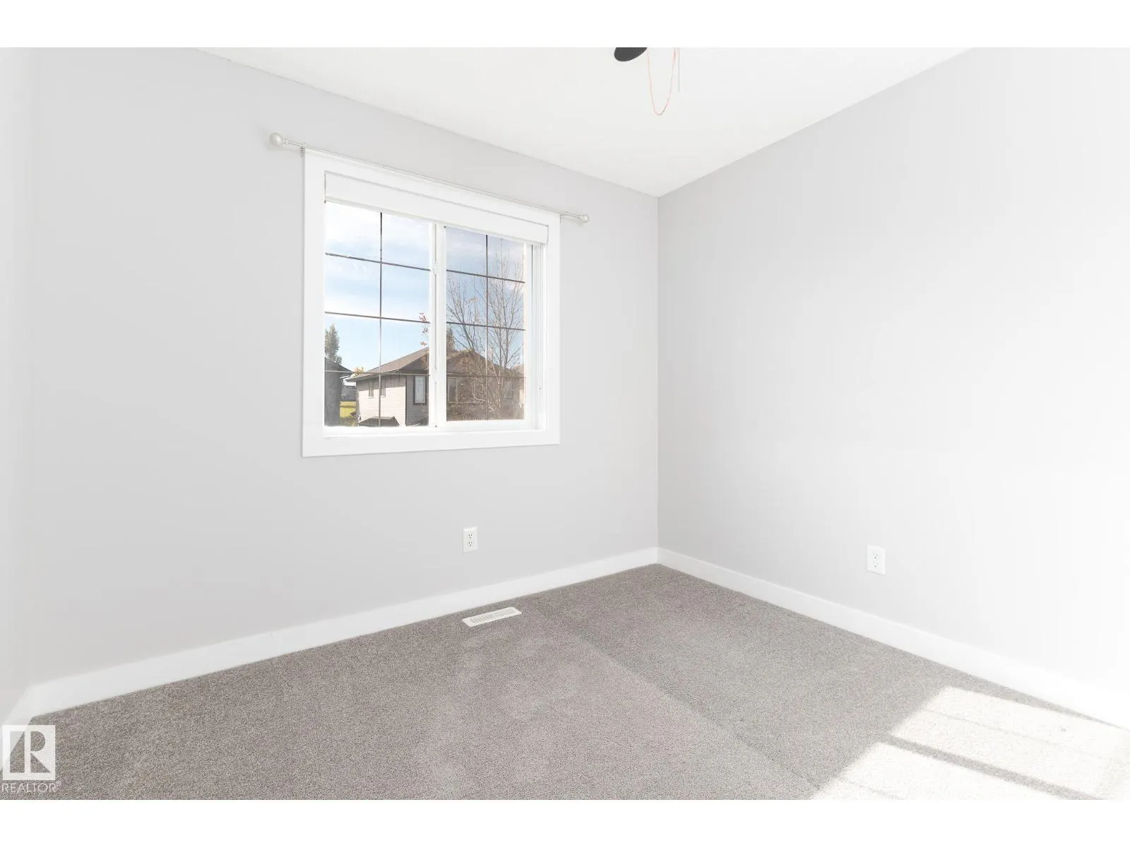 50 VIVIAN WY