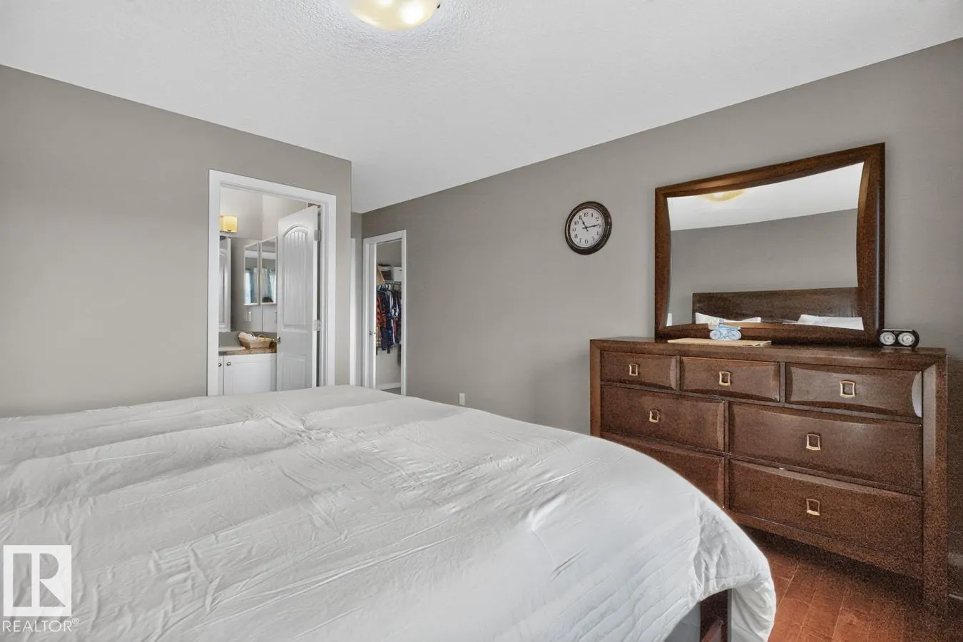 411 SIMMONDS WY