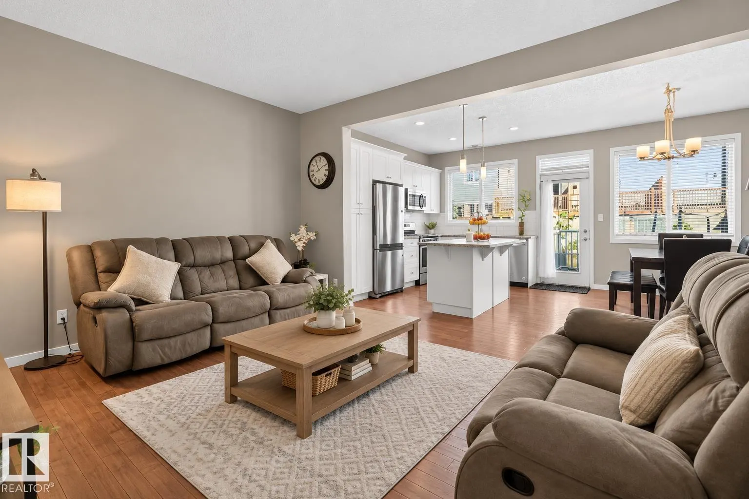 411 SIMMONDS WY