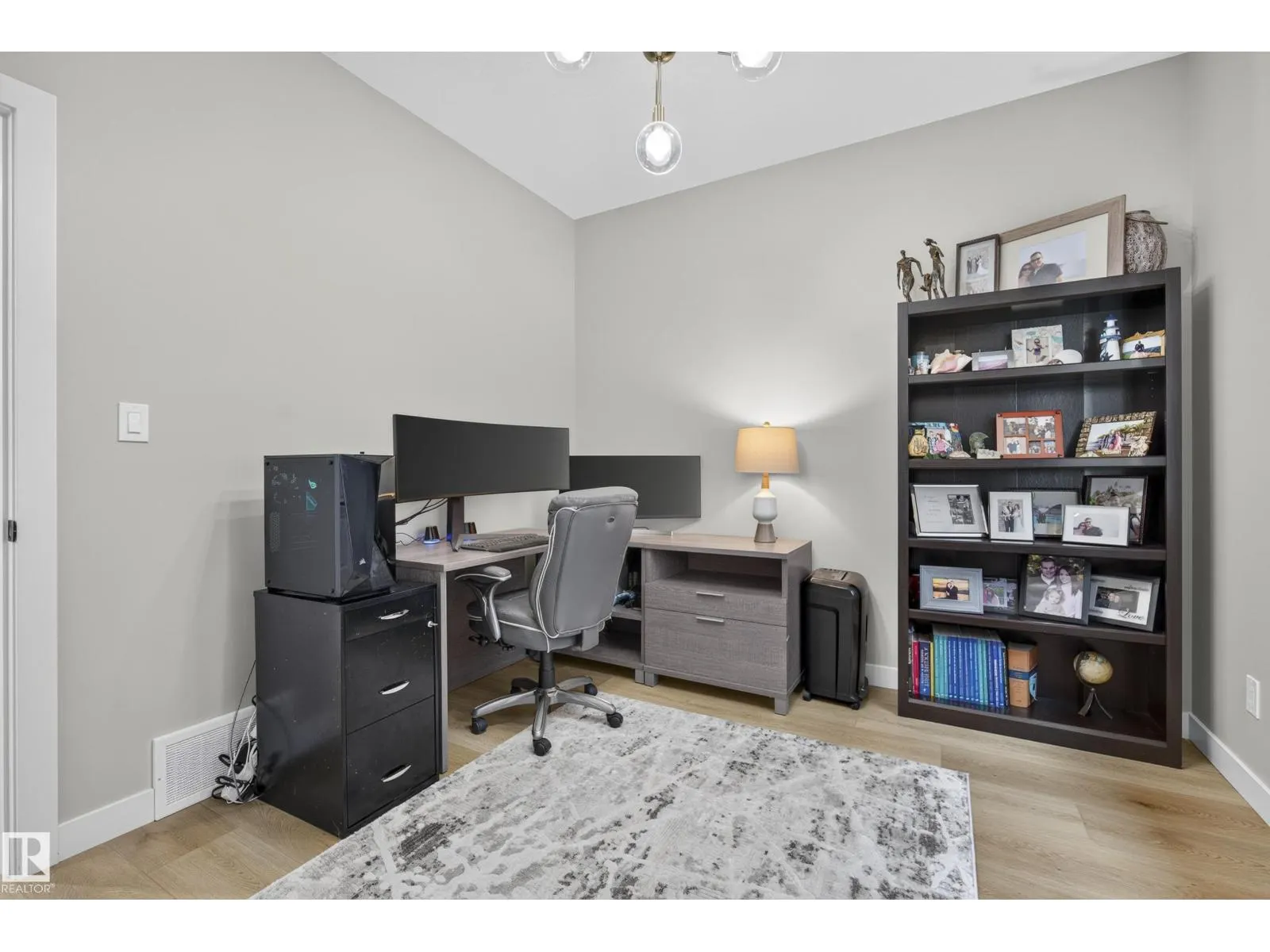 55 EDGEFIELD WY