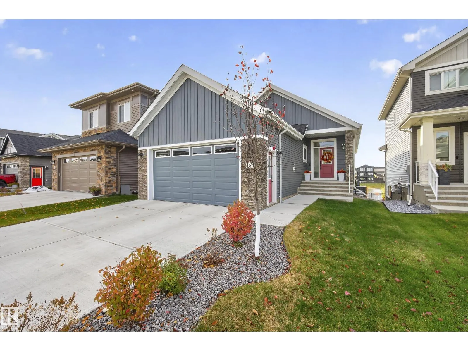 55 EDGEFIELD WY