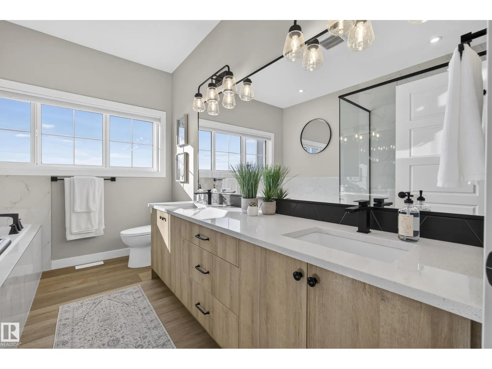 55 EDGEFIELD WY