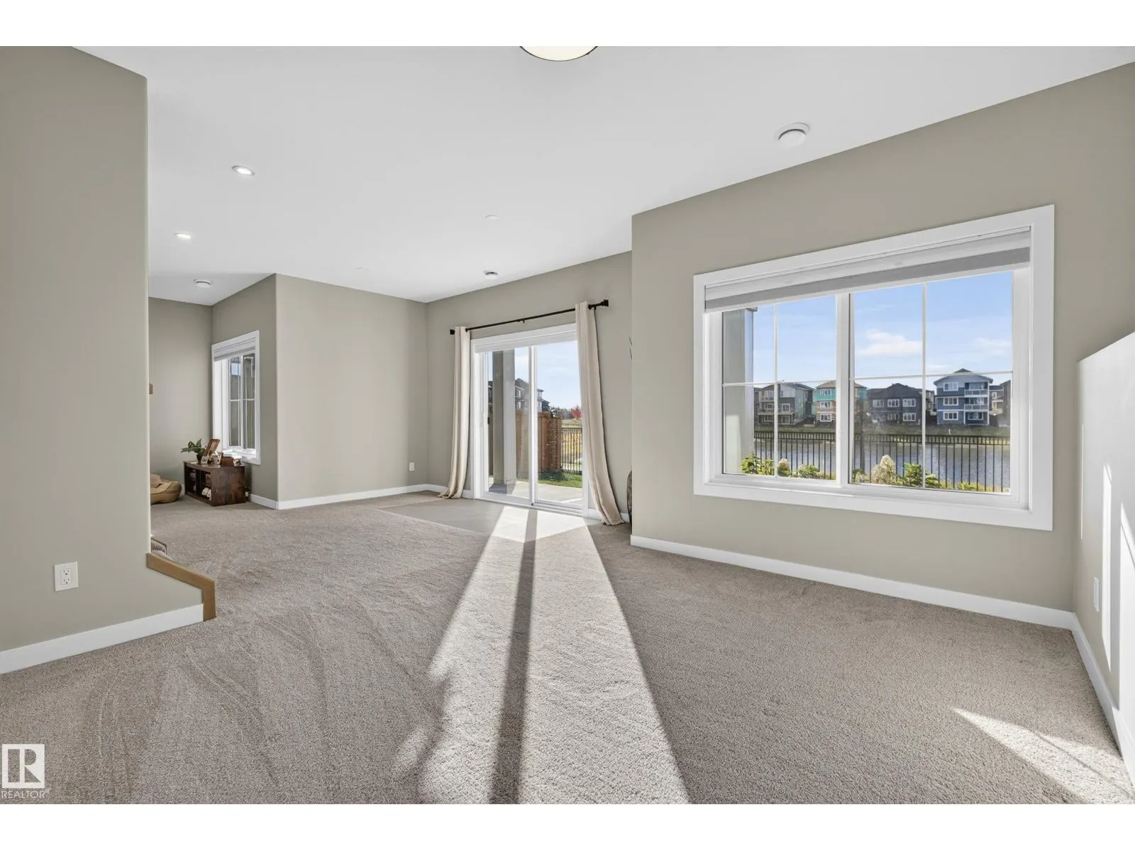 55 EDGEFIELD WY