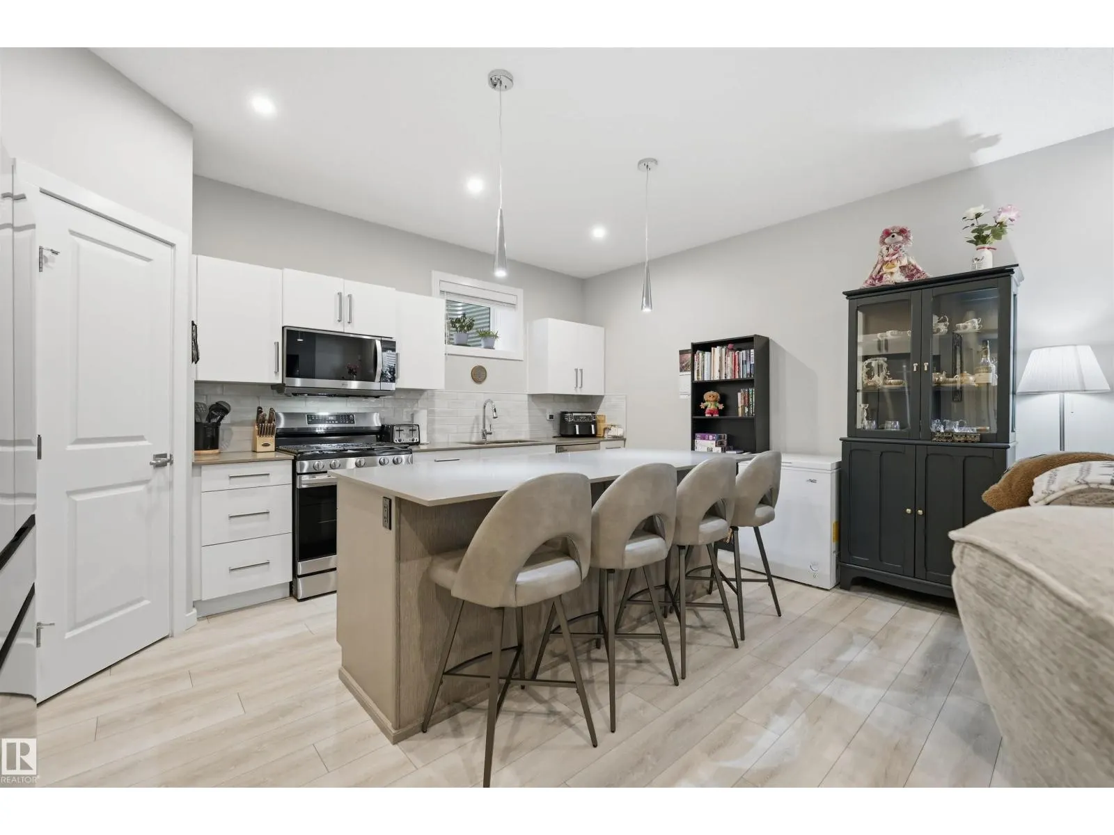 168 LARCH CR