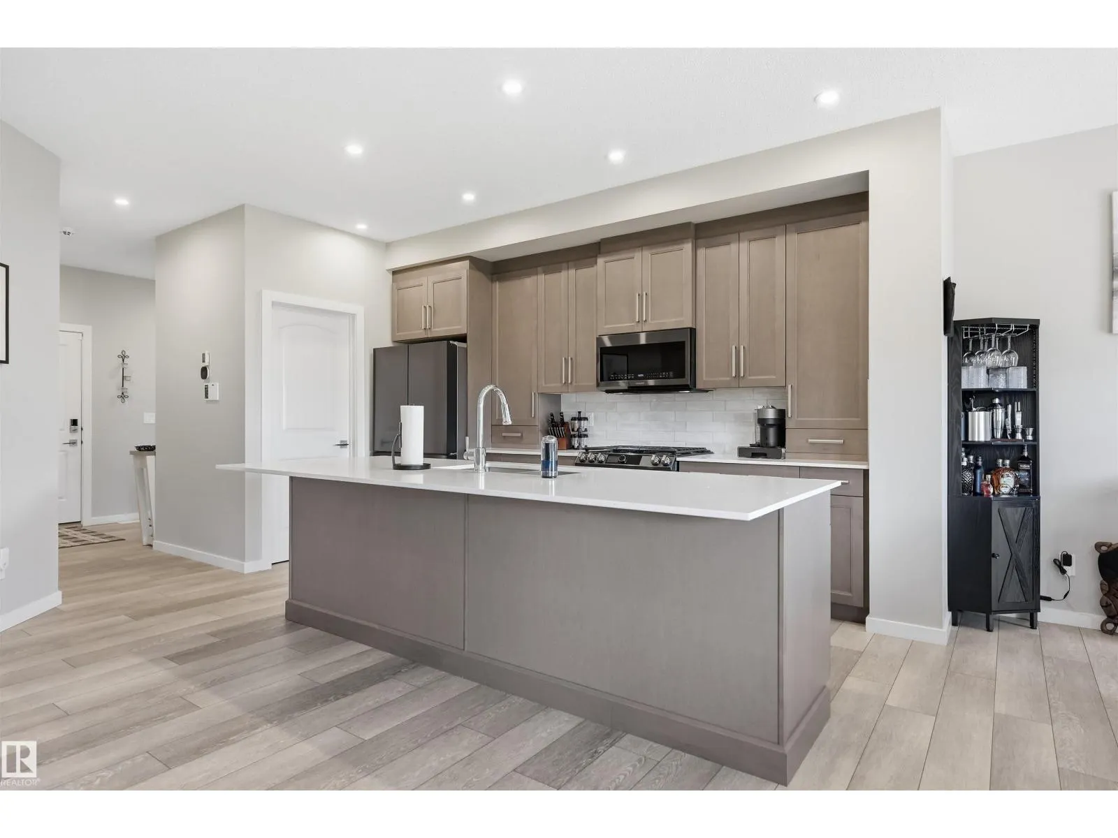 168 LARCH CR