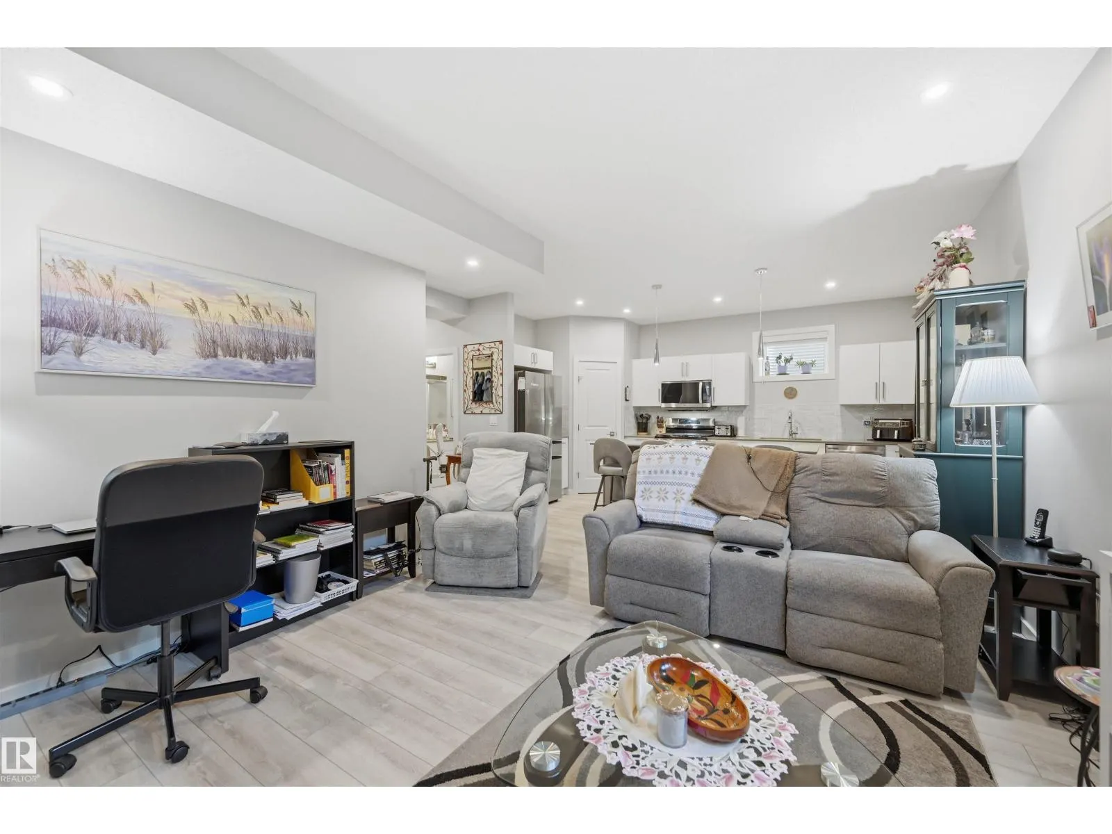 168 LARCH CR