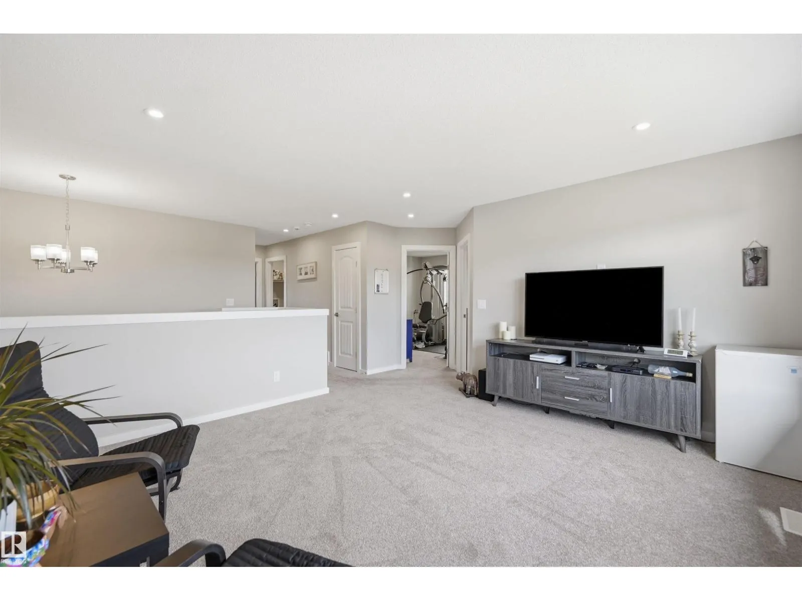 168 LARCH CR