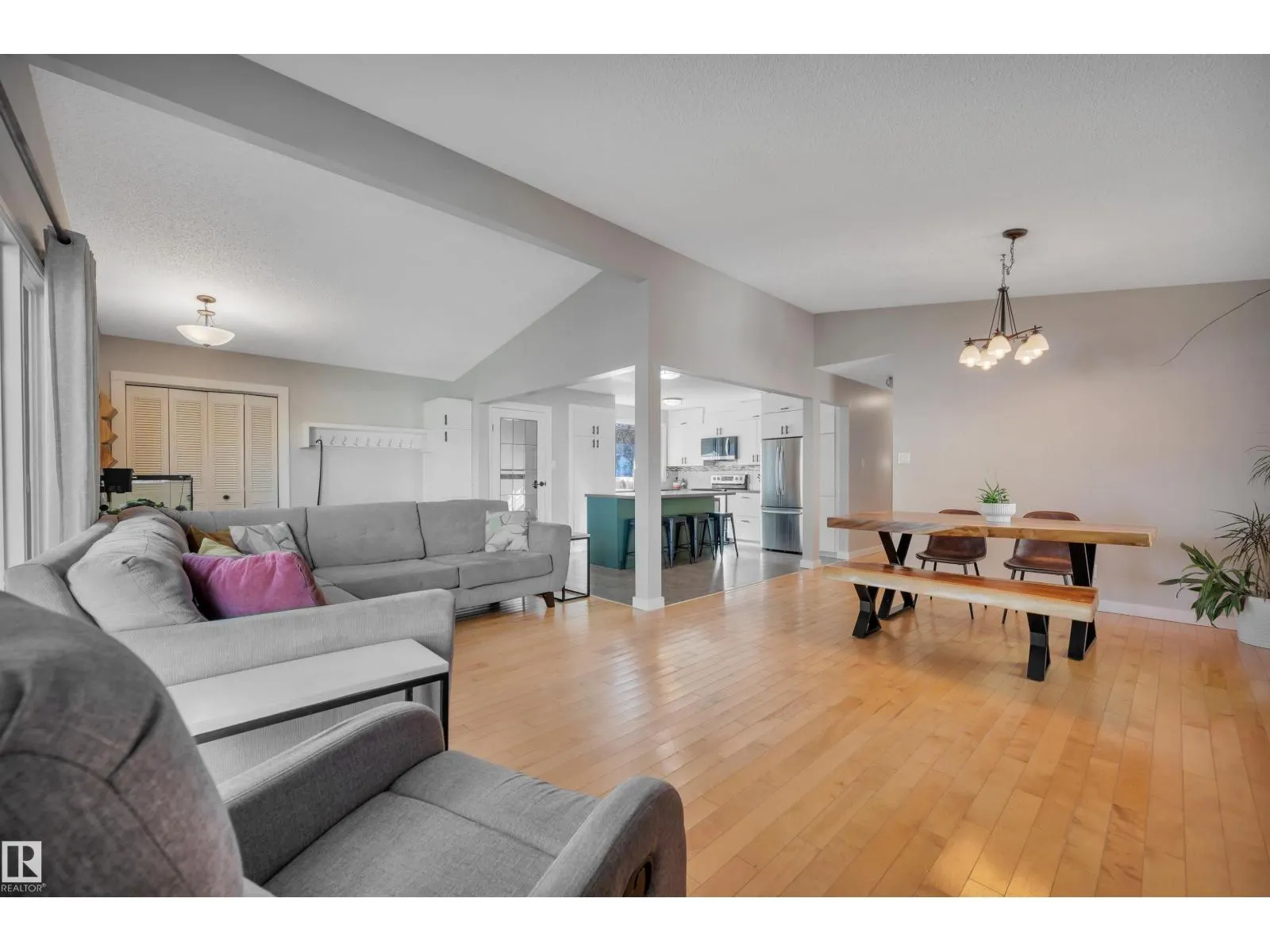 132 GARLAND CR