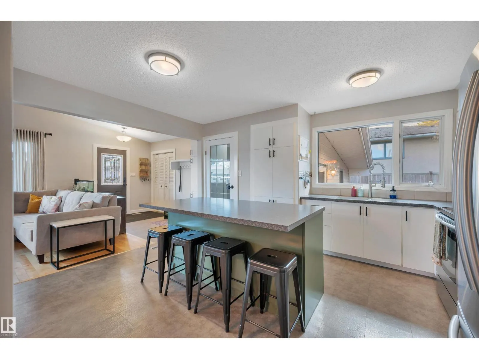 132 GARLAND CR