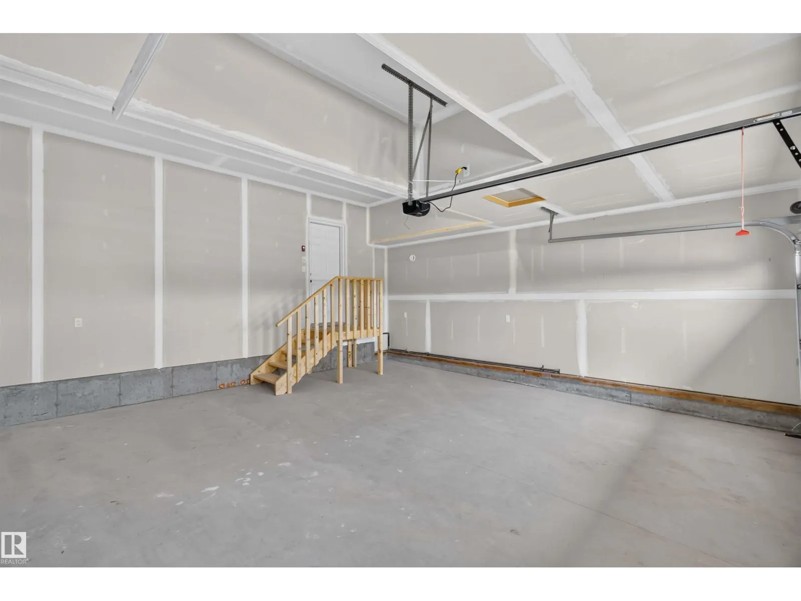 5 EMERSON LD