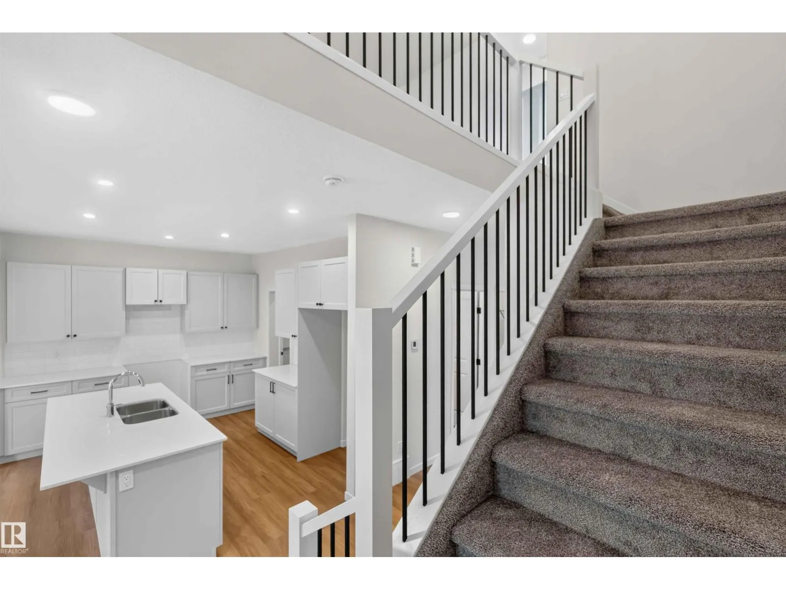 5 EMERSON LD