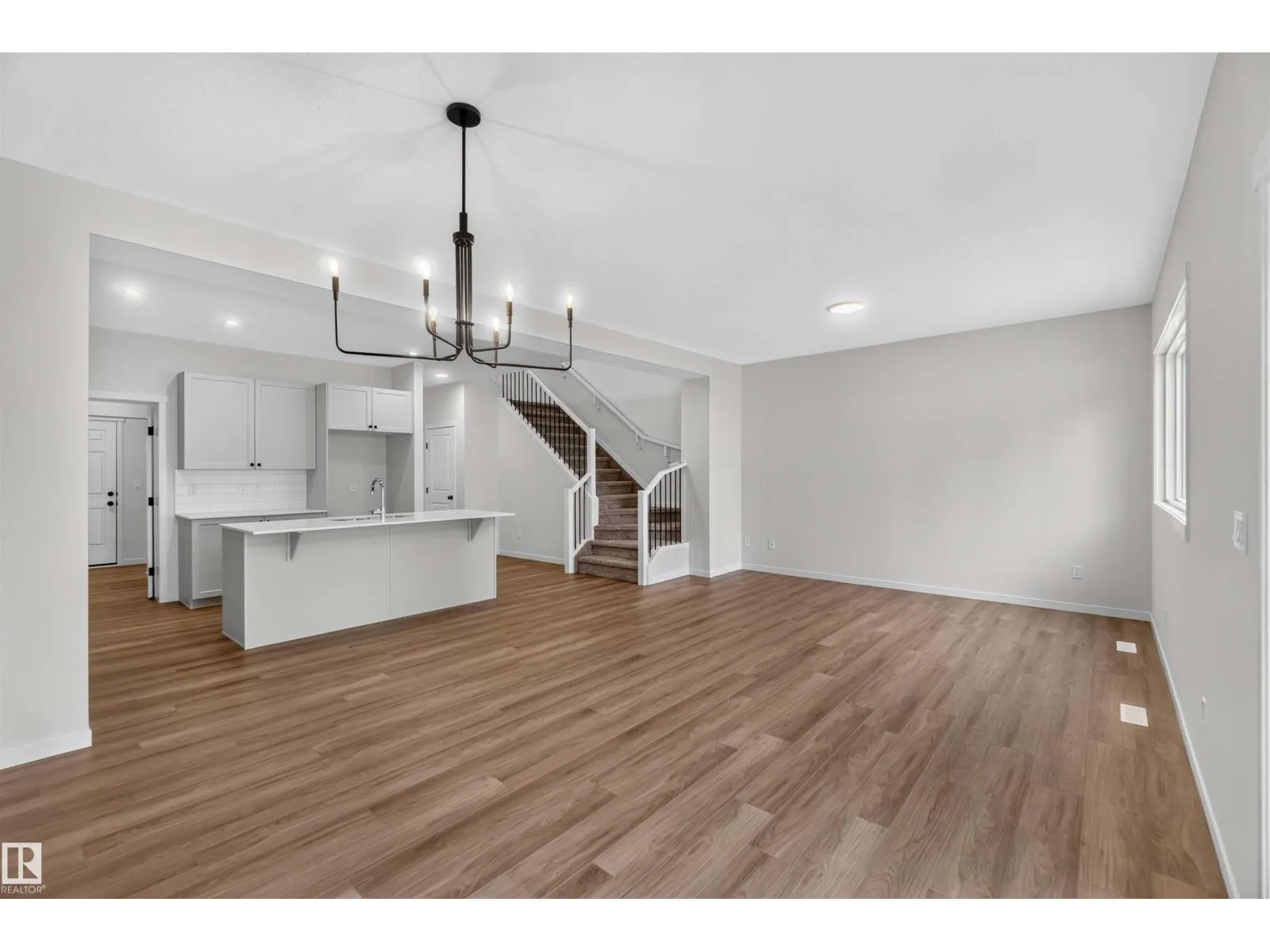 5 EMERSON LD