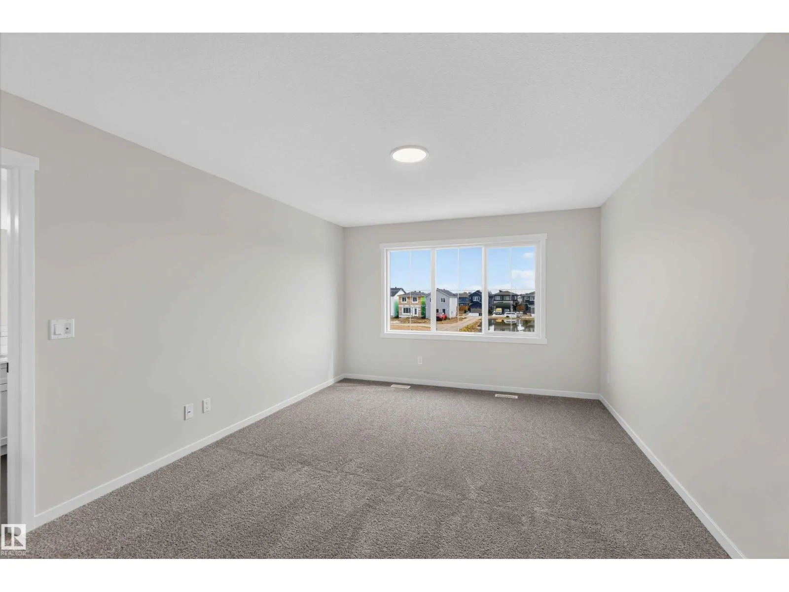 5 EMERSON LD