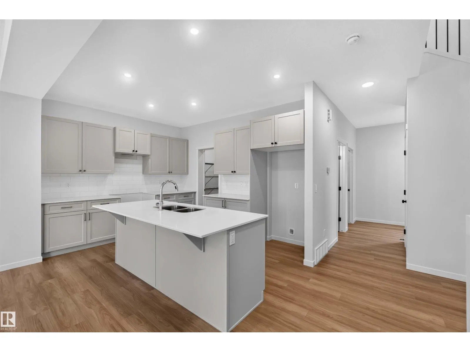 5 EMERSON LD