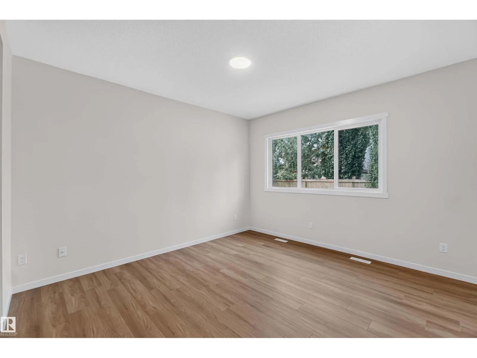 5 EMERSON LD