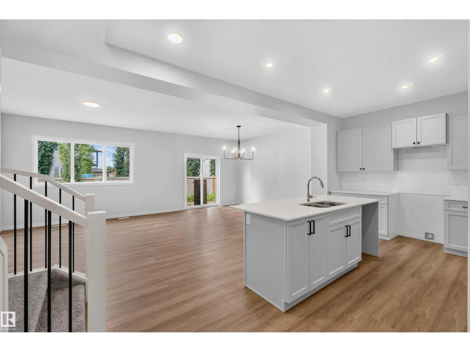5 EMERSON LD