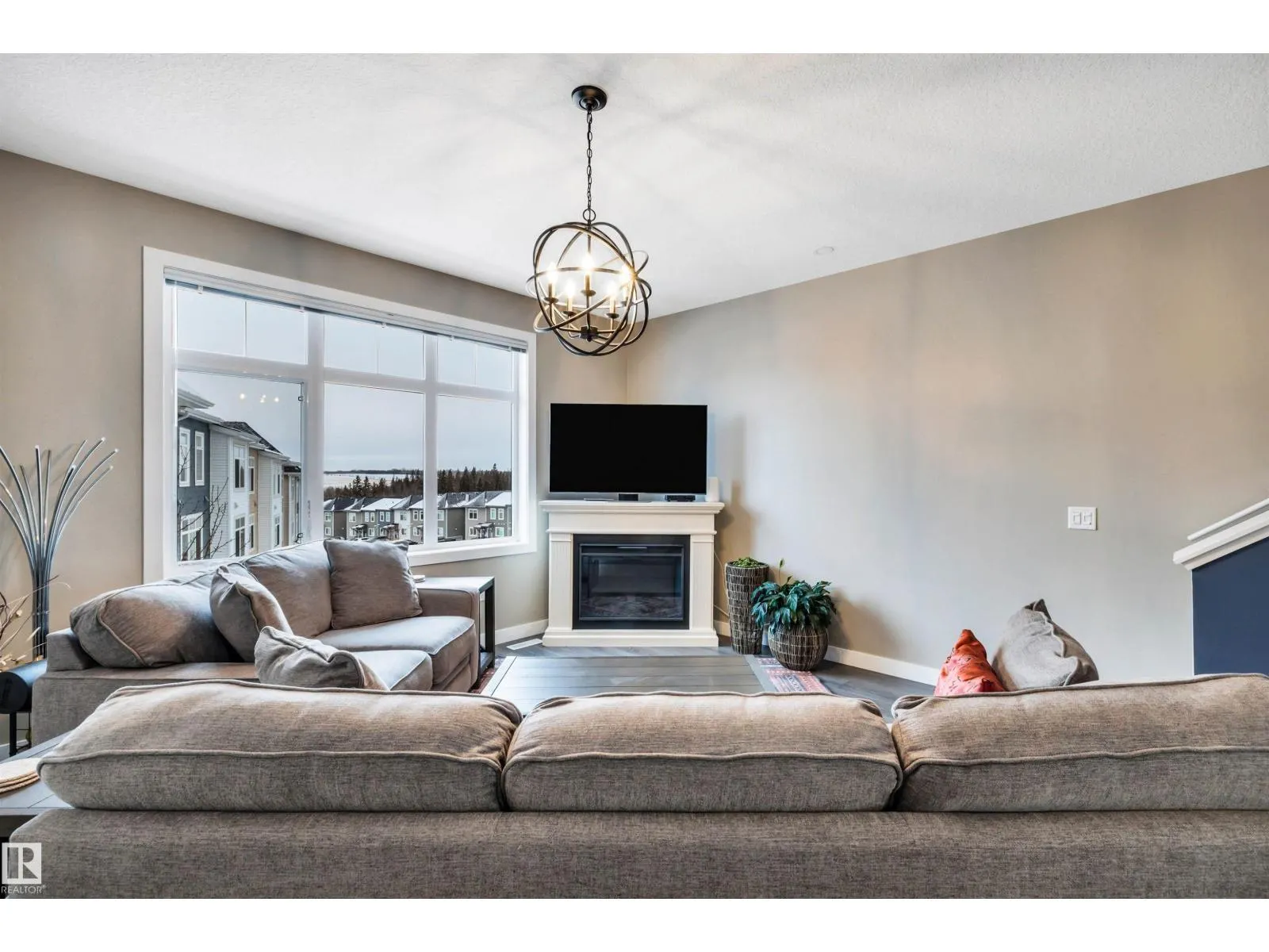 #87 600 BELLEROSE DR