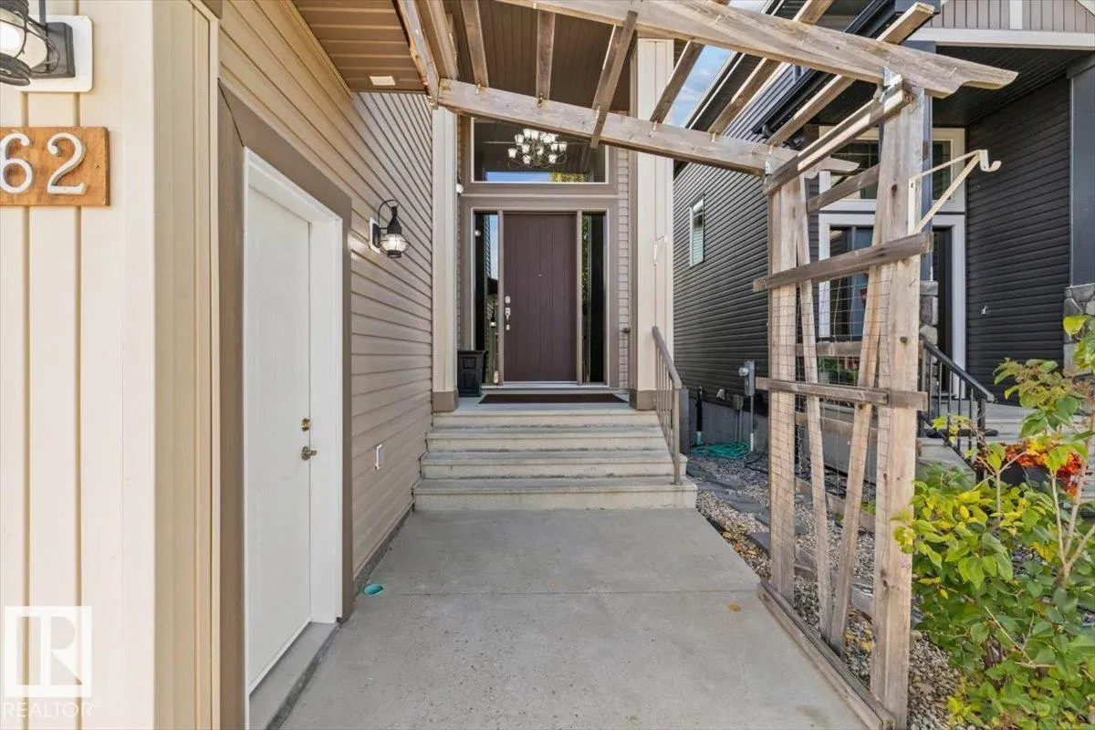 62 CHESTNUT WY