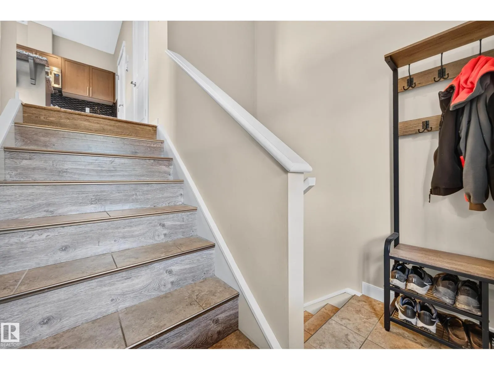 1602 GRAYBRIAR GR
