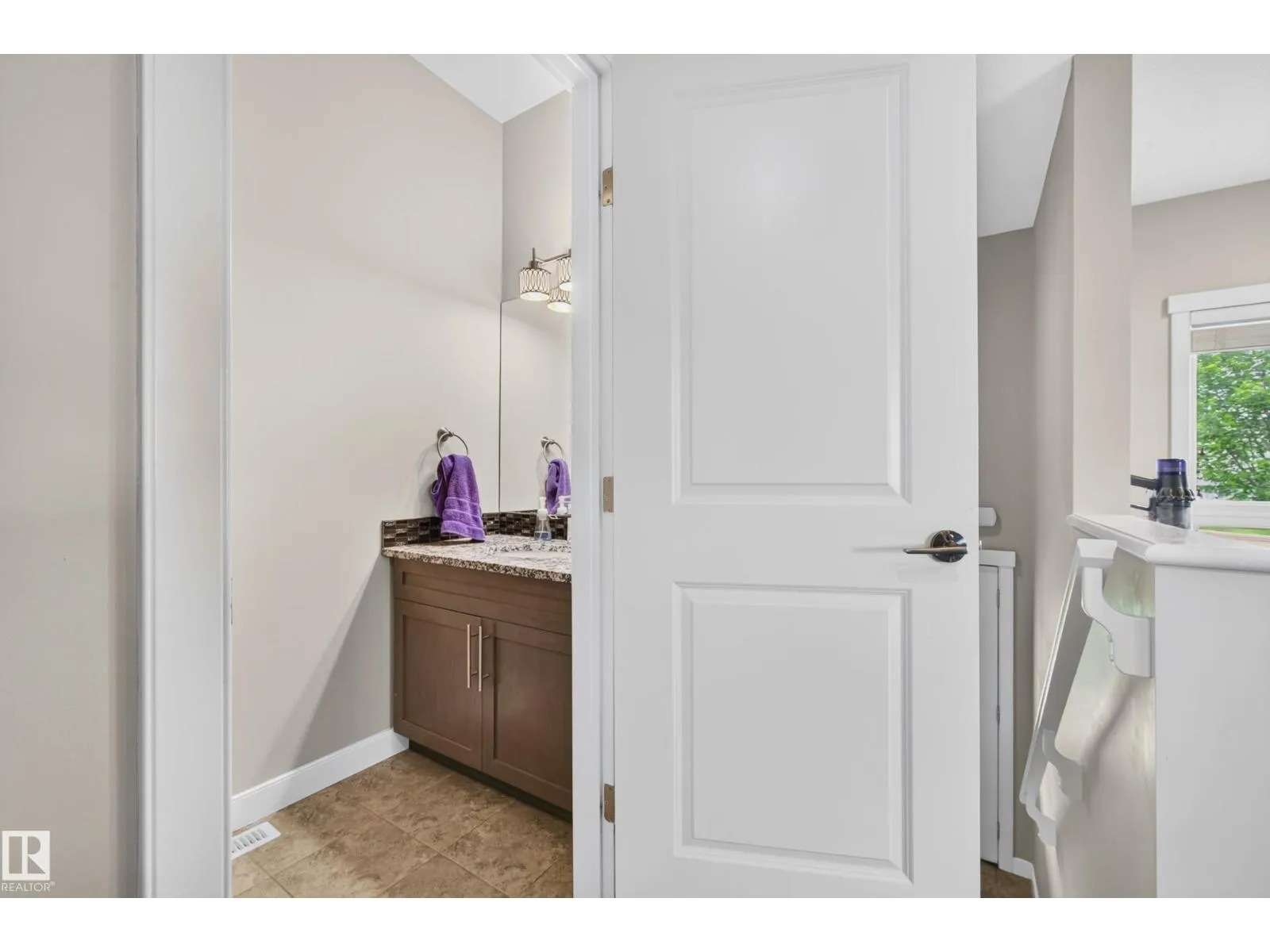 1602 GRAYBRIAR GR