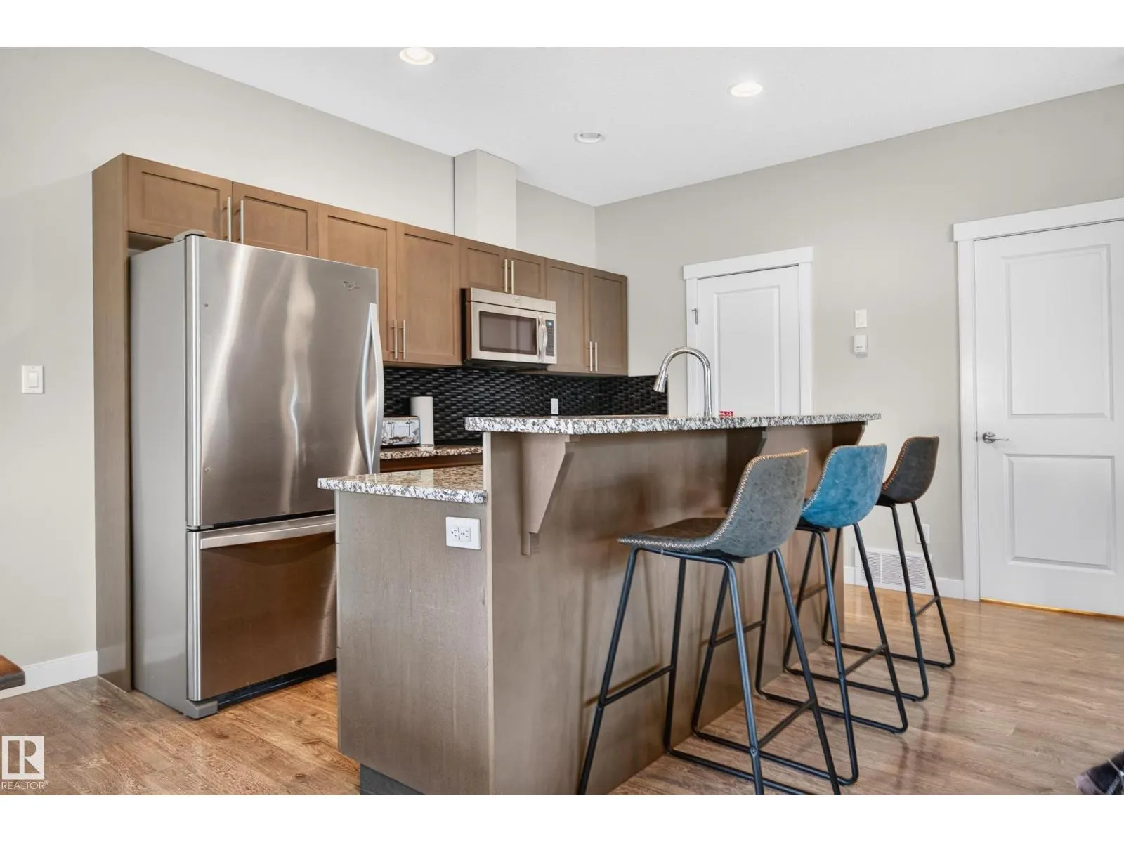 1602 GRAYBRIAR GR