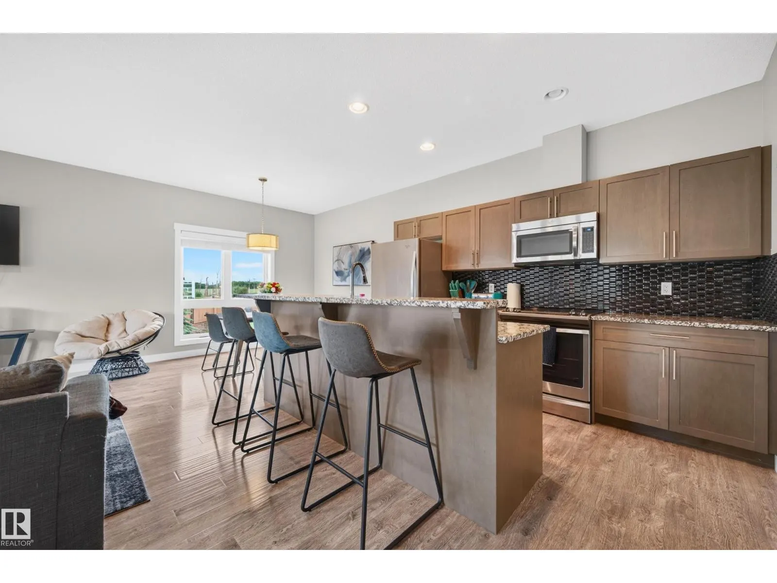 1602 GRAYBRIAR GR