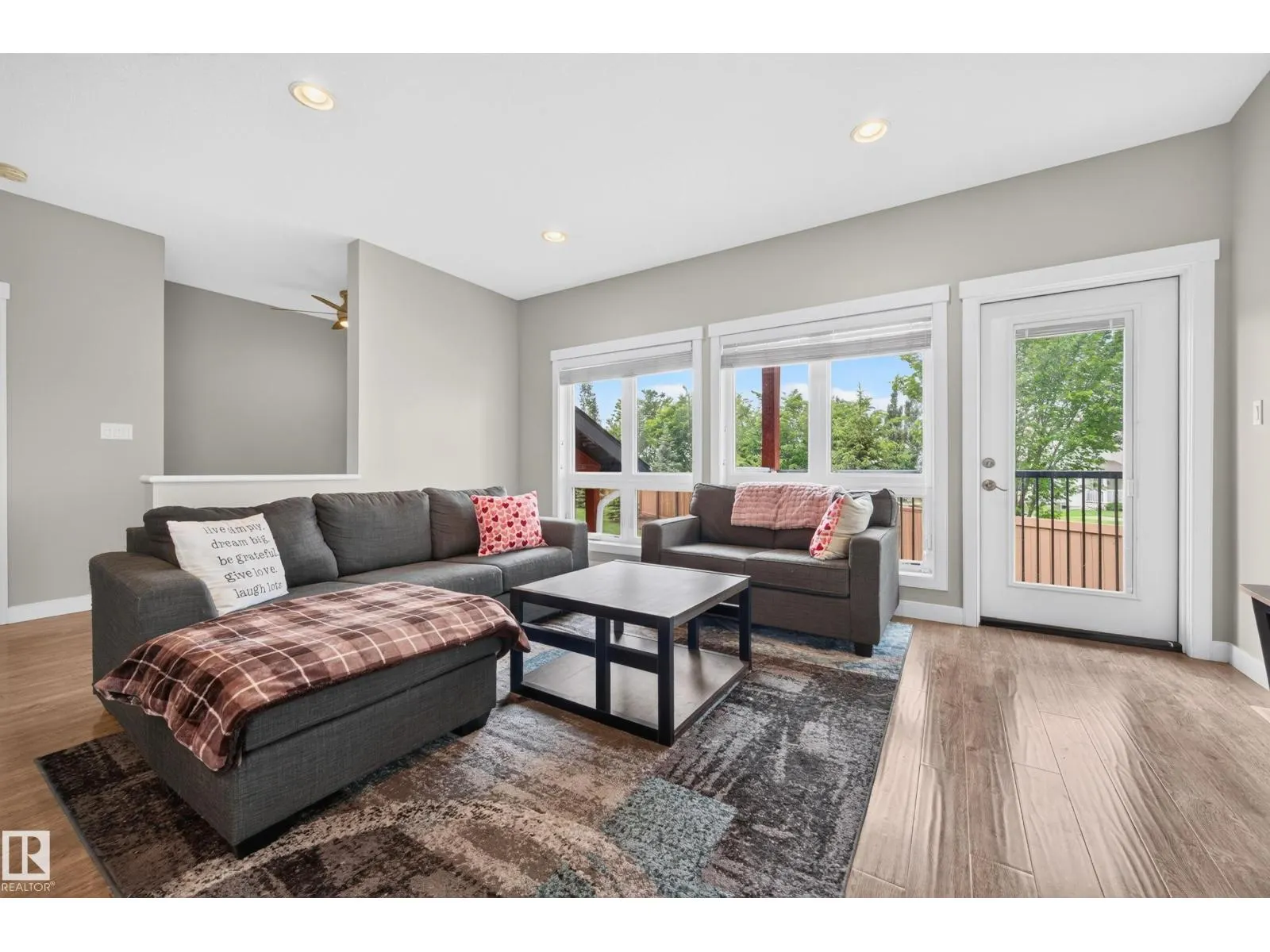 1602 GRAYBRIAR GR