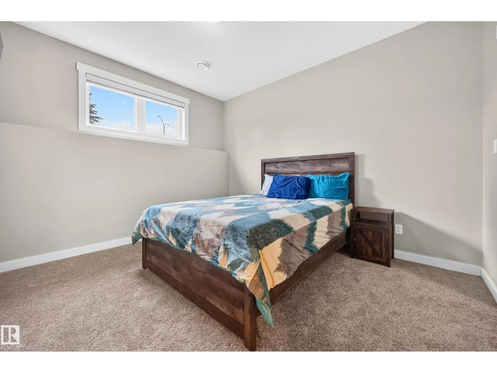 1602 GRAYBRIAR GR