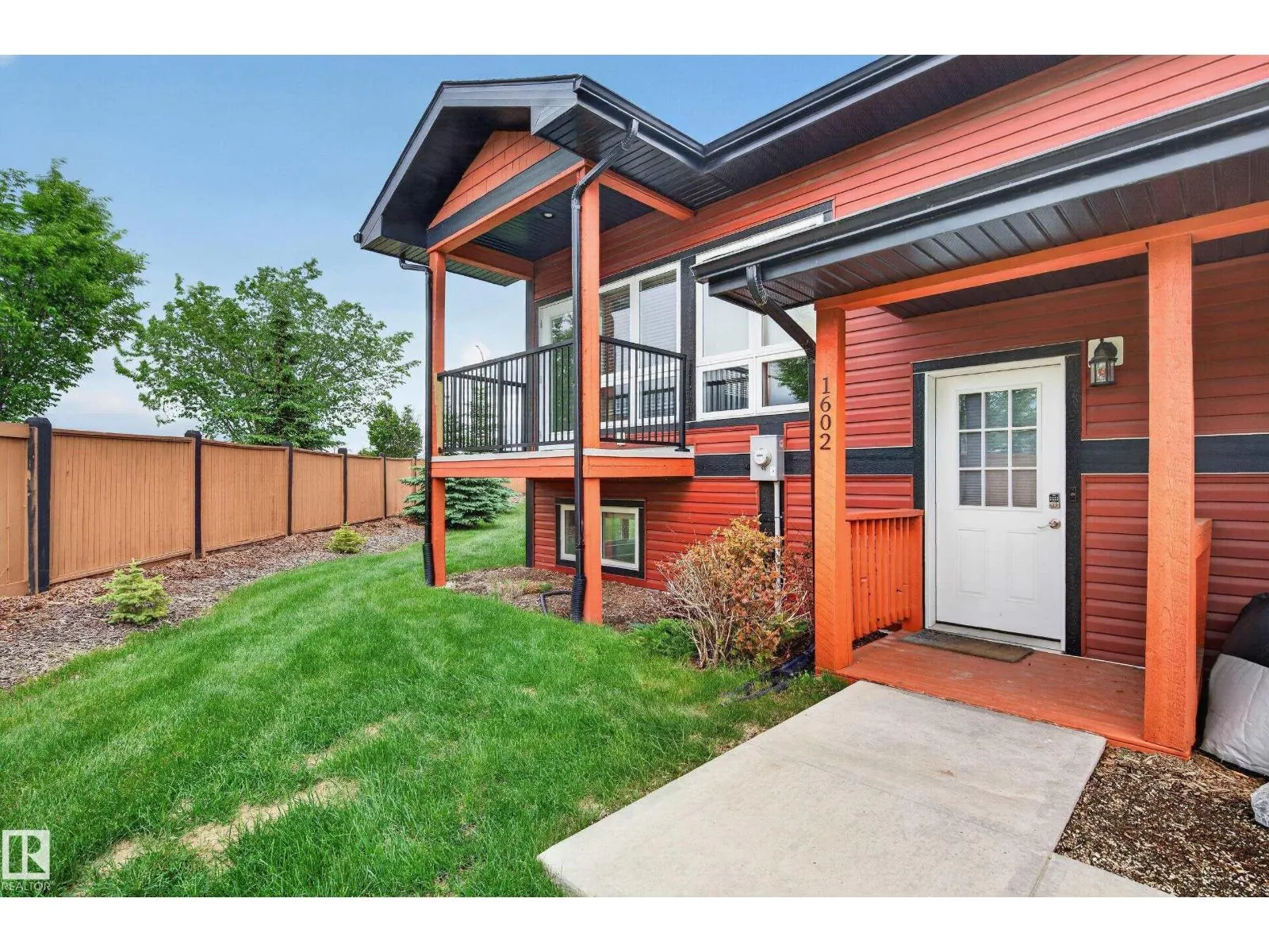 1602 GRAYBRIAR GR